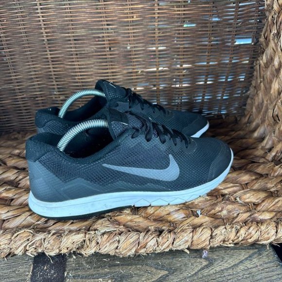 Nike Shoes - Nike Sz 9.5 Women's Black Flex Experience Run 4 Women's Running Shoes